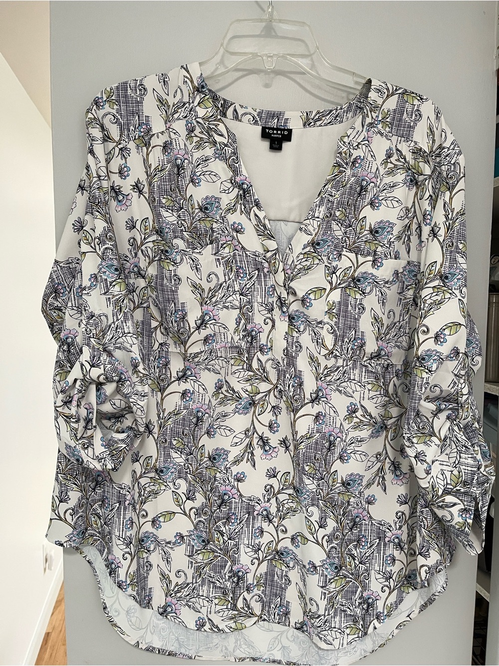 torrid Harper White Floral Print Button-Front Tunic